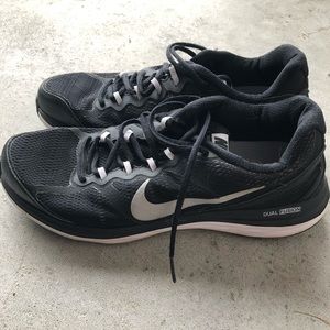 Men’s Nike tennis shoes